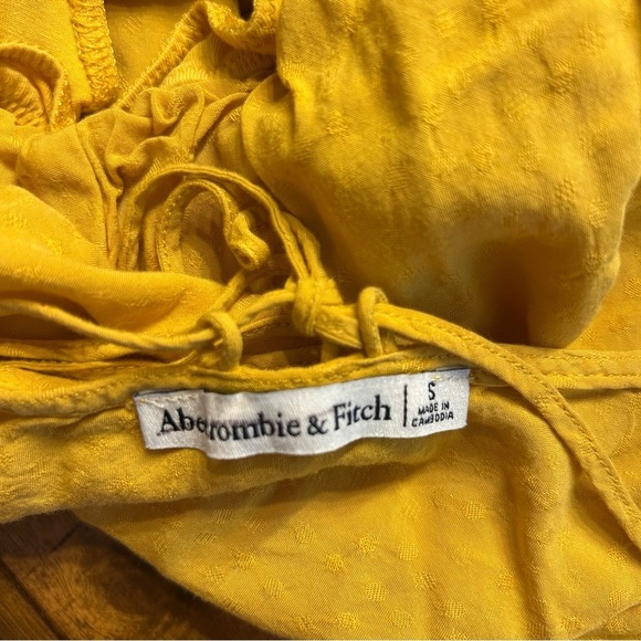 Abercrombie & Fitch Sleeveless Yellow-Gold Cowl Neck Bodysuit, Size Small - Picture 7 of 9